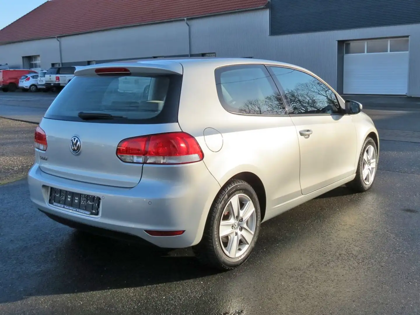 Volkswagen Golf Comfortline Klimaautomatik PDC AHK Silber - 2