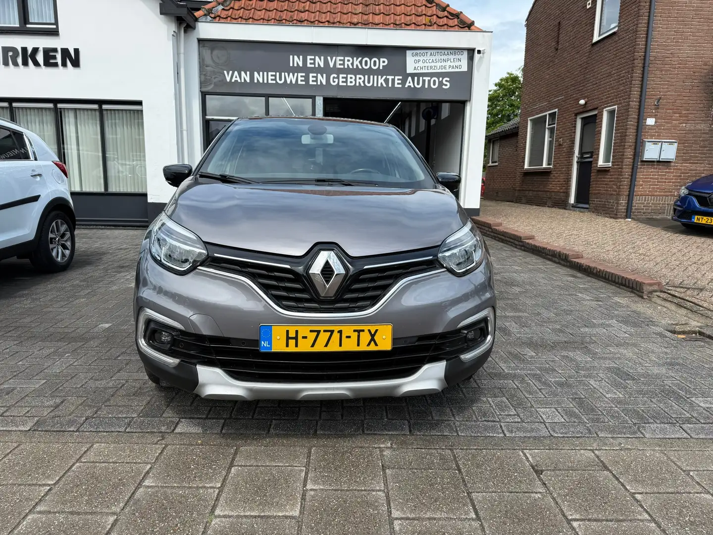 Renault Captur 0.9 TCe Bose, Navigatie.Trekhaak,Achteruitrij came Grijs - 2