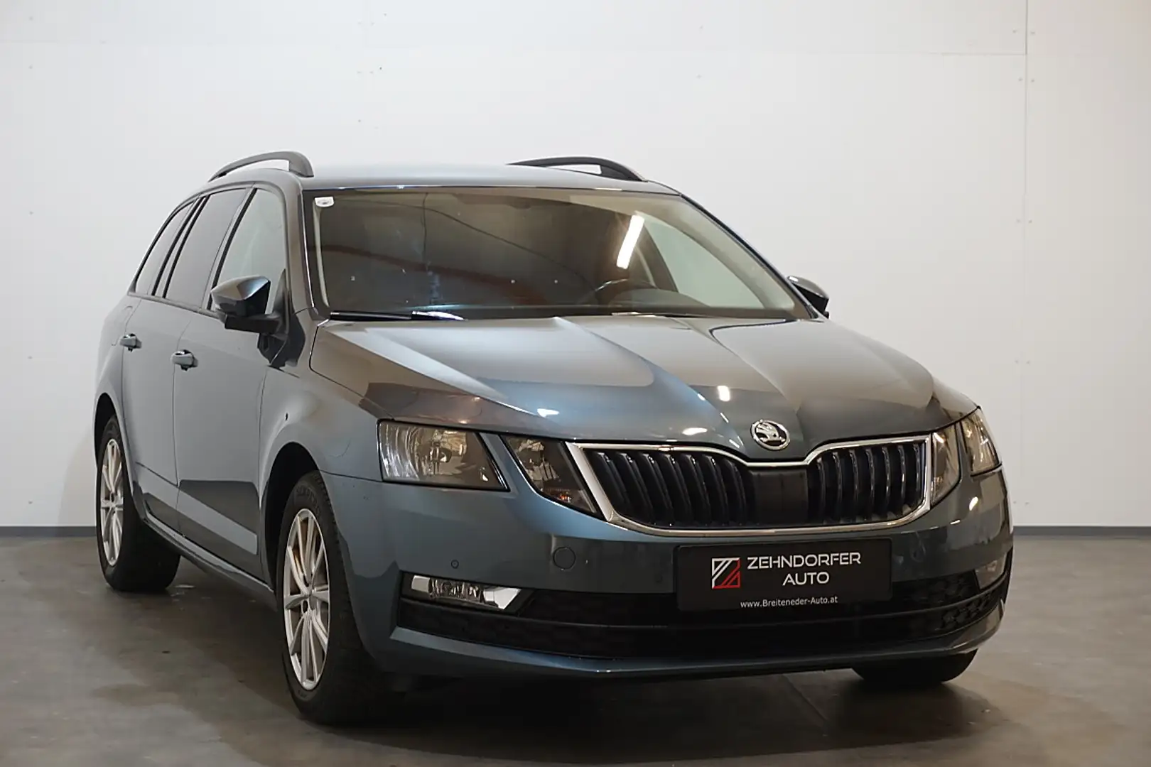 Skoda Octavia Combi 1,6 TDI NAVI / Pickerl, Bremse & Service neu Grau - 1
