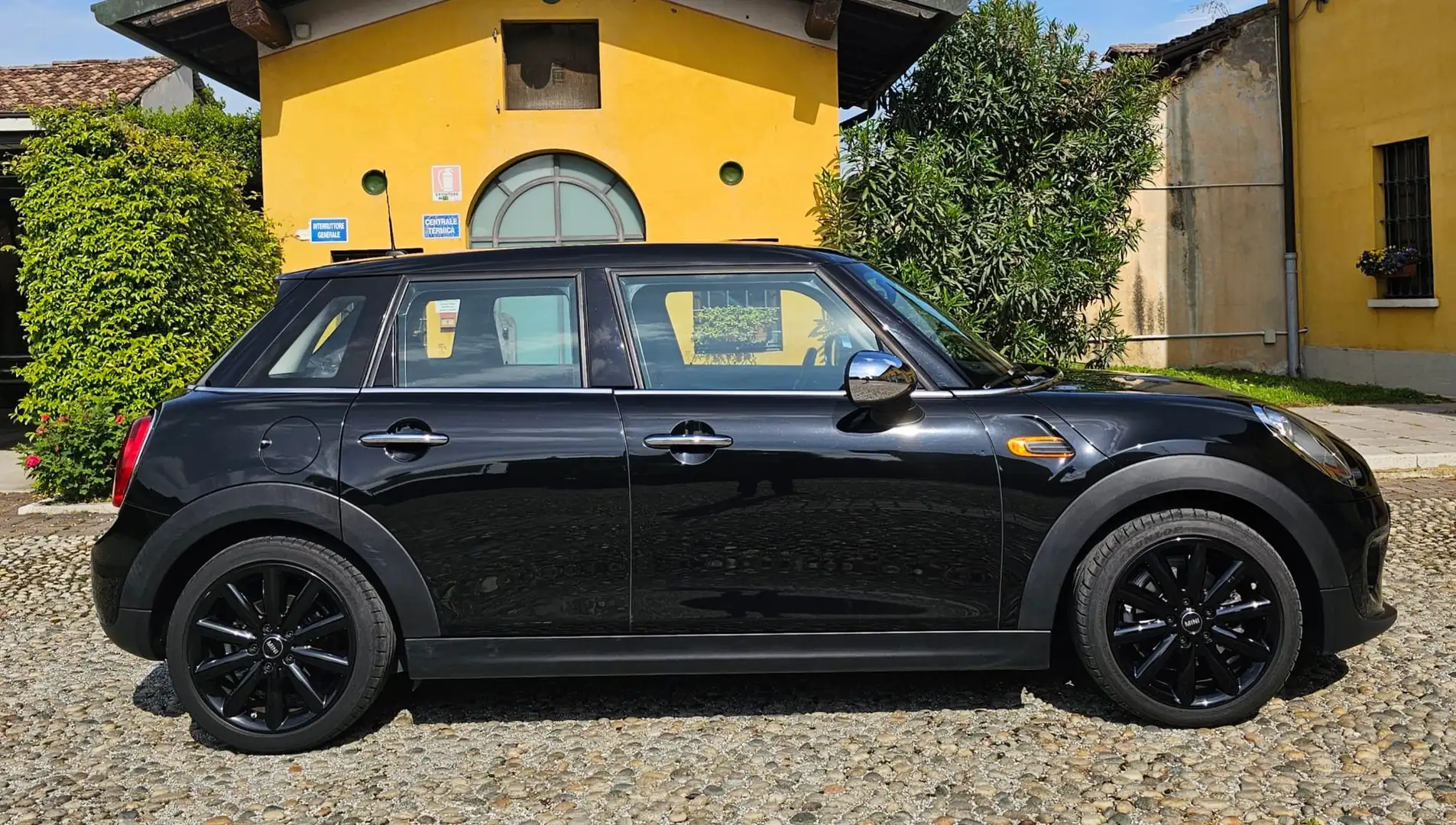 MINI One Mini IV F55-F56 2014 1.2 5p auto Noir - 1