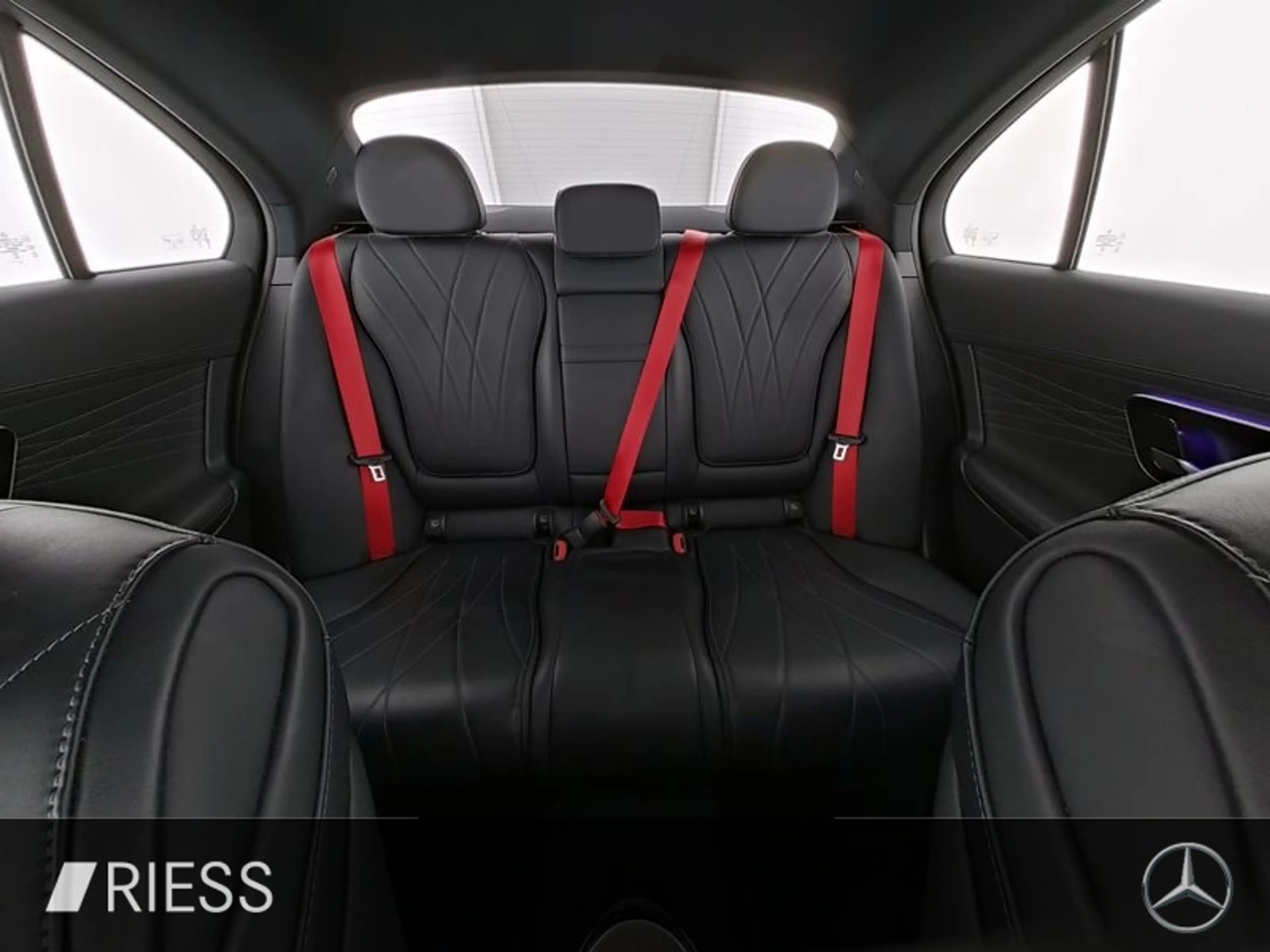 Mercedes-Benz C 43 AMG 4M Fahrassist. Pano Memory Digital Ambi — photo 8