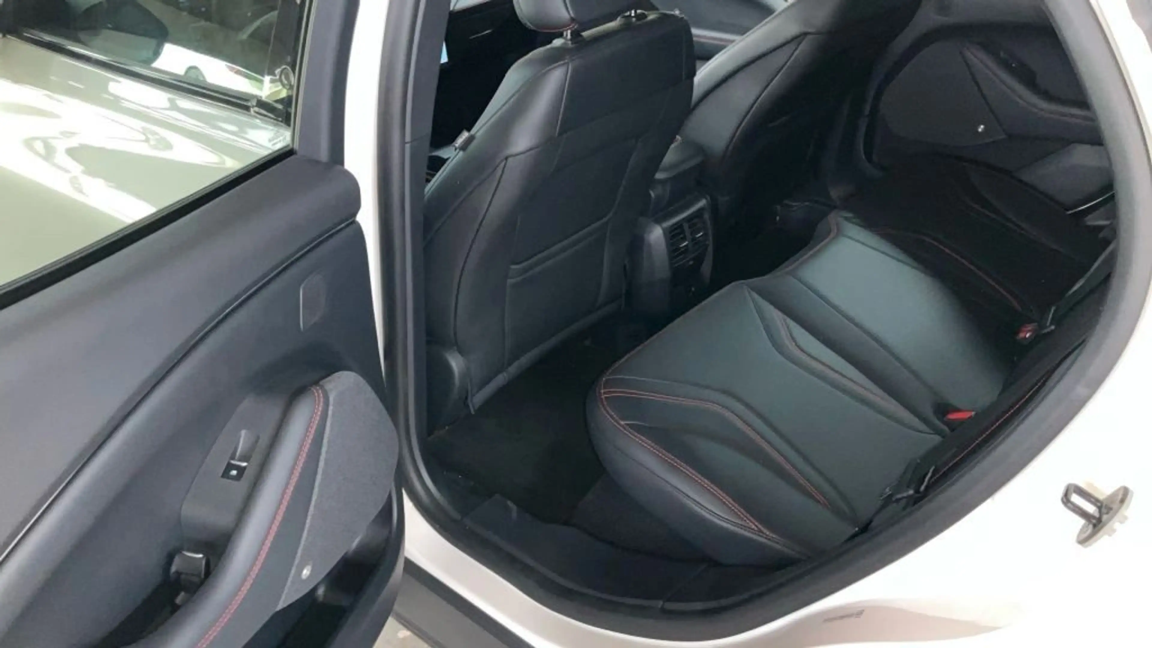 Ford Mustang Mach-E Premium 76 kWh 269 AWD — photo 6