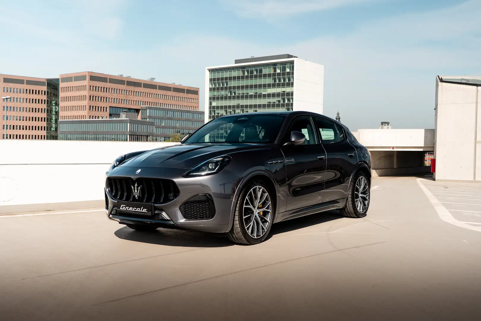 Maserati Grecale Modena Серый - 2