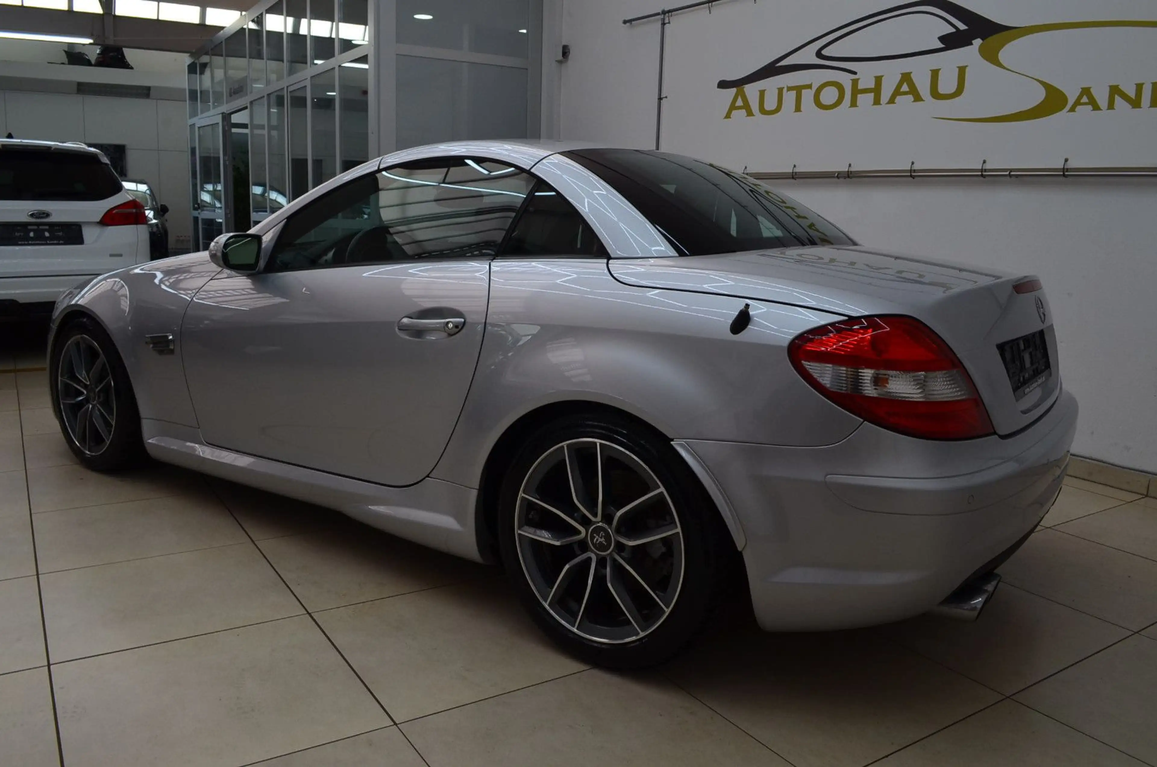 Mercedes-Benz SLK 350 AMG-Optic ~ Leder~Navi~Xenon ~ Airscarf — photo 6