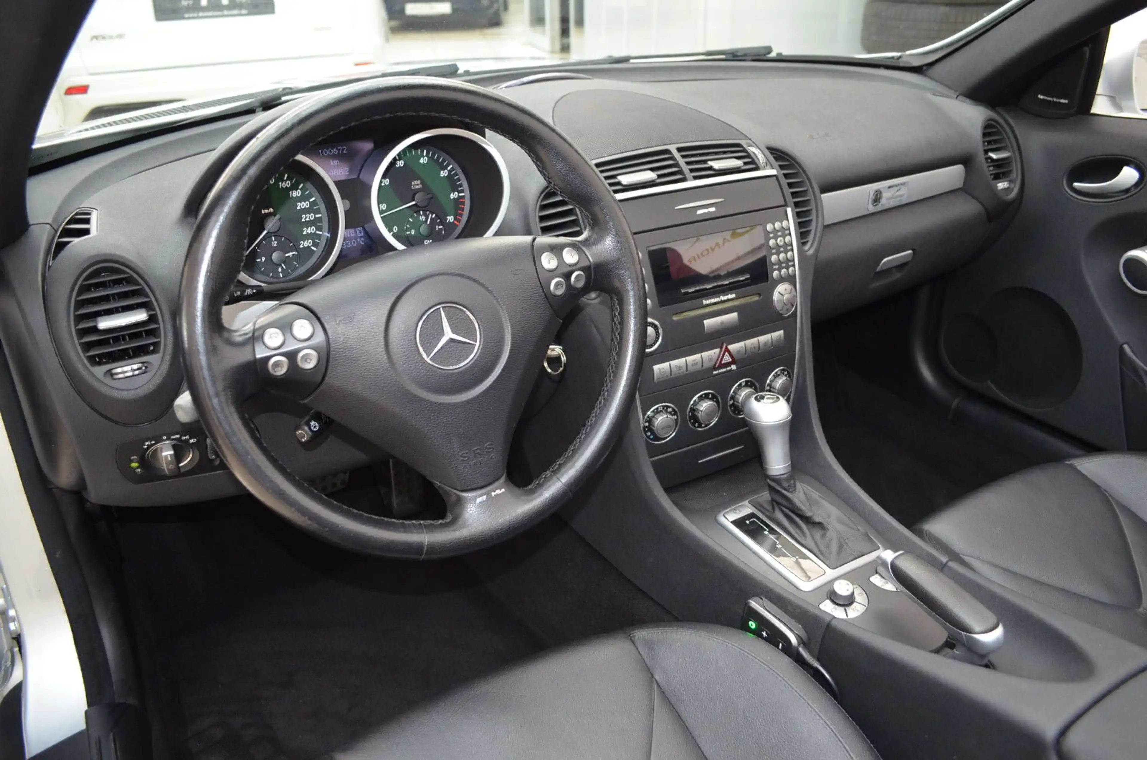 Mercedes-Benz SLK 350 AMG-Optic ~ Leder~Navi~Xenon ~ Airscarf — photo 13