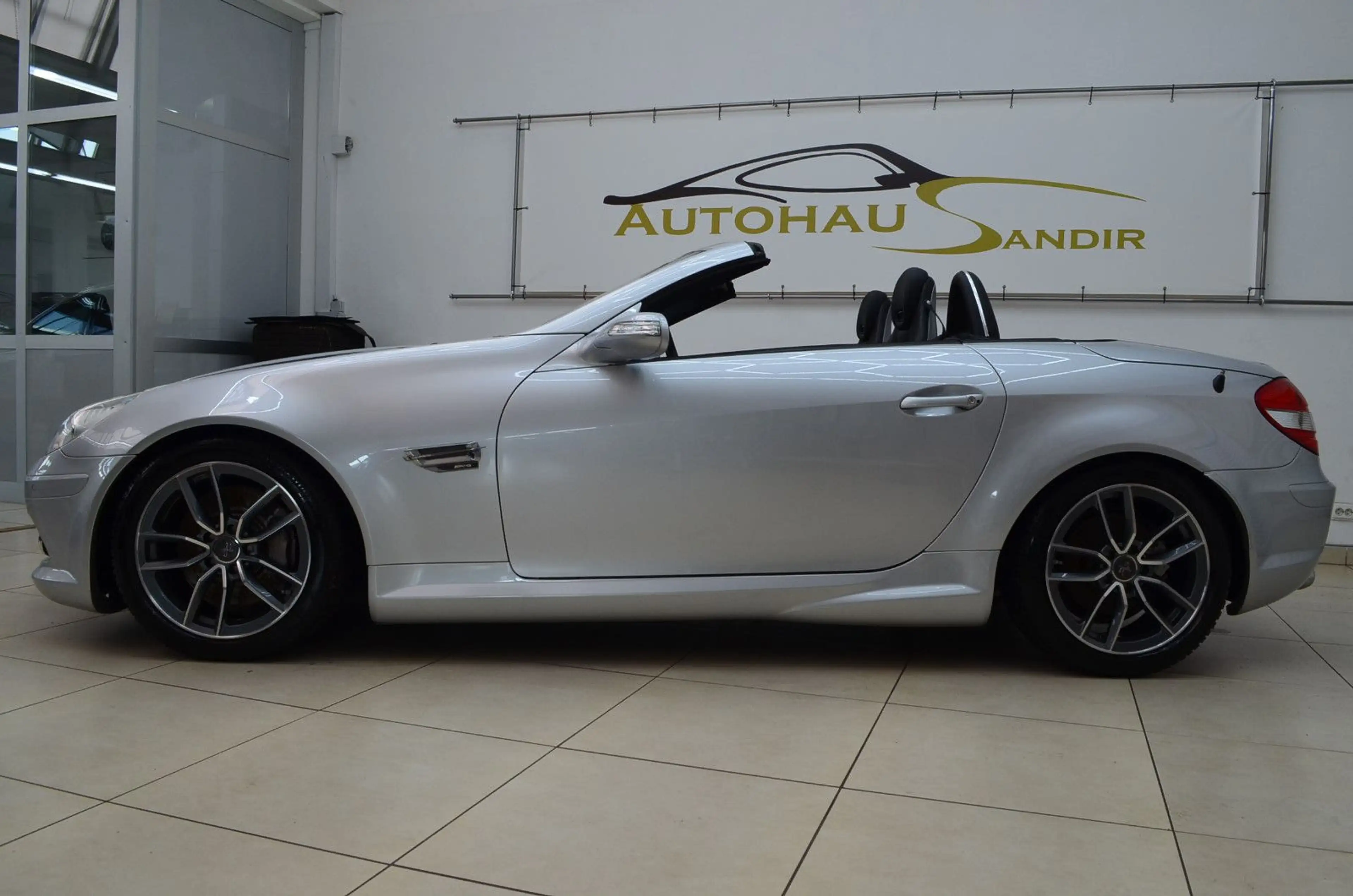 Mercedes-Benz SLK 350 AMG-Optic ~ Leder~Navi~Xenon ~ Airscarf — photo 4