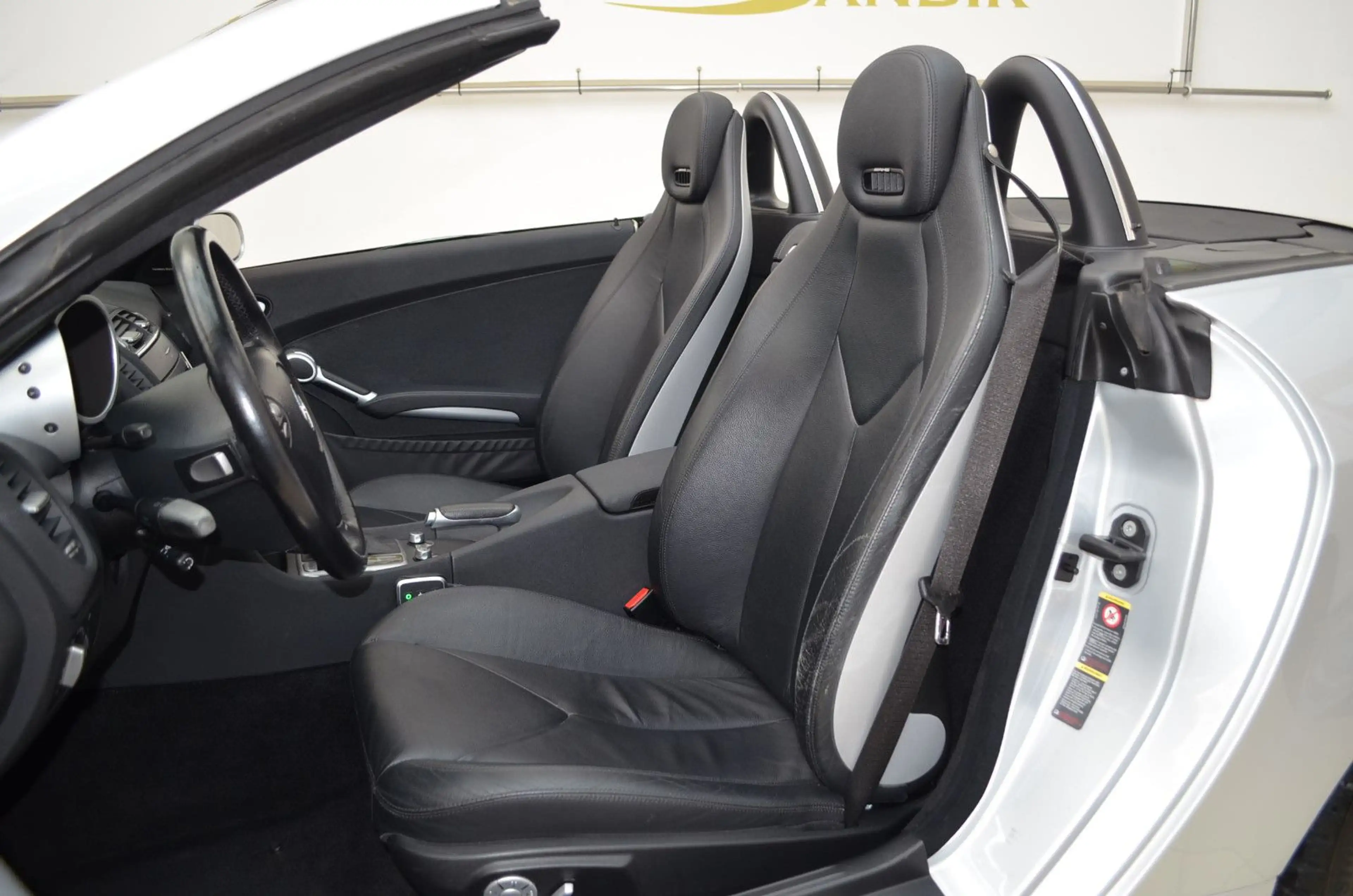 Mercedes-Benz SLK 350 AMG-Optic ~ Leder~Navi~Xenon ~ Airscarf — photo 14