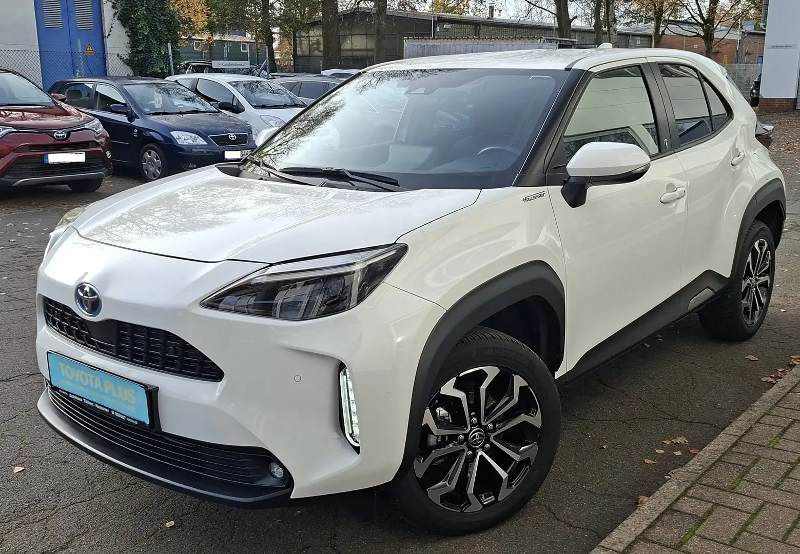 Toyota Yaris Cross Hybrid Team D+Safety P.+Winter P.+Ganzjahresrei. Blanc - 2