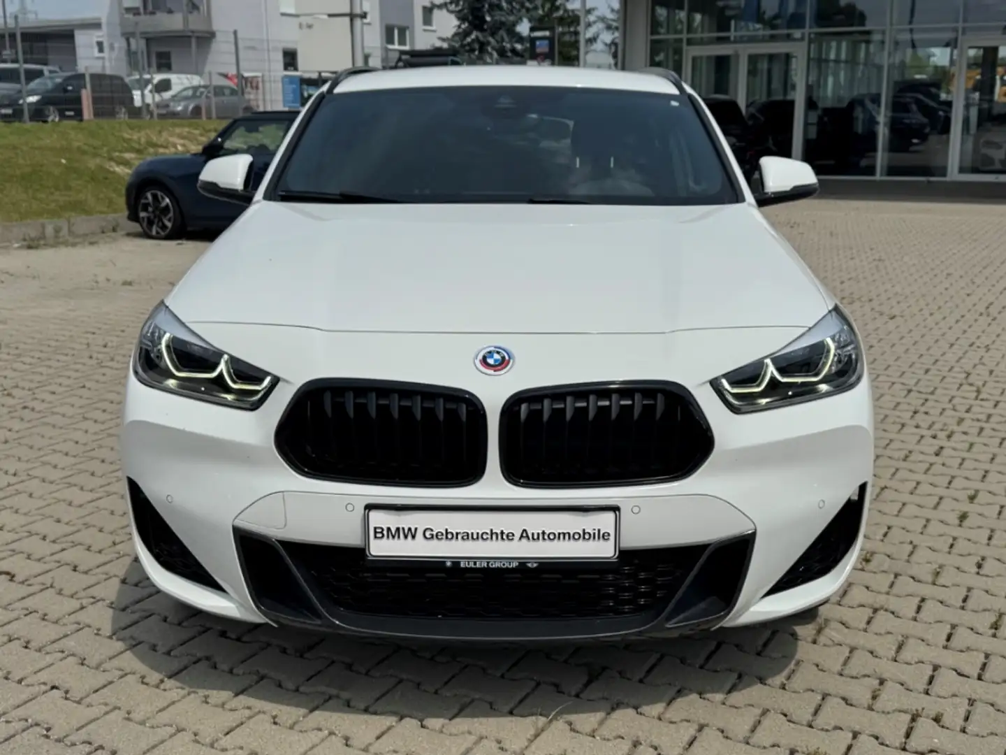 BMW X2 xDrive 25e A M-Sport 19'' Navi LED HiFi DAB SHZ Ka Weiß - 2