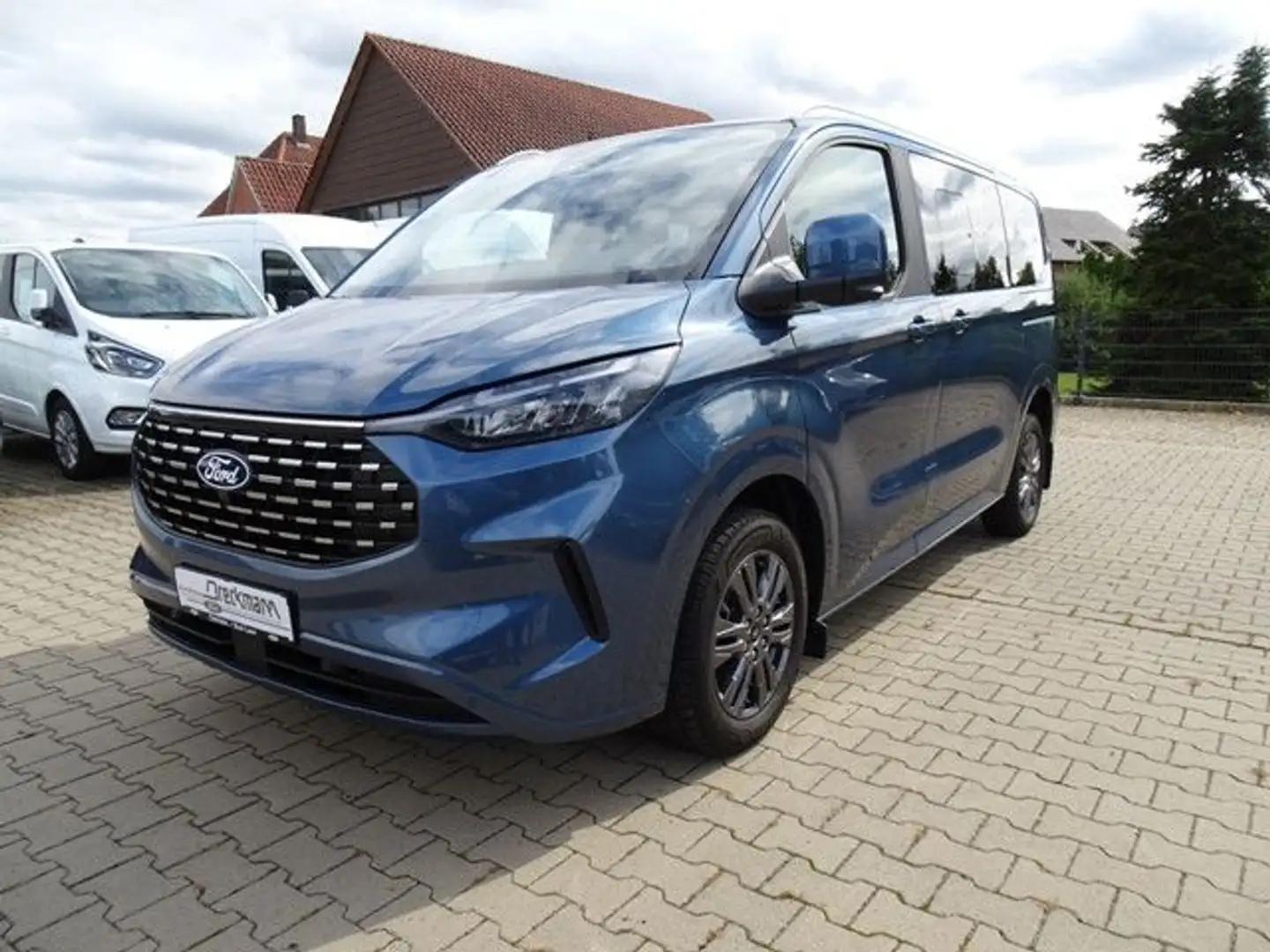 Ford Tourneo Custom 2.0 EcoBlue 110kW 320 L1 Titanium Blau - 1