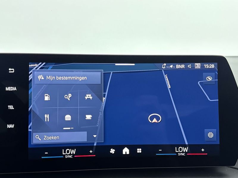 BMW 120 1 Serie Automaat / Achteruitrijcamera / PDC / Driv — photo 14