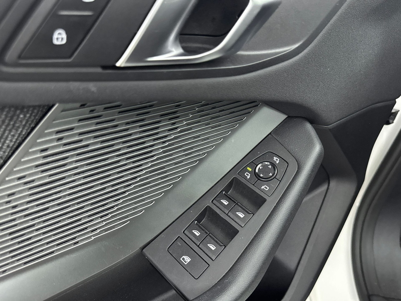 BMW 120 1 Serie Automaat / Achteruitrijcamera / PDC / Driv — photo 13