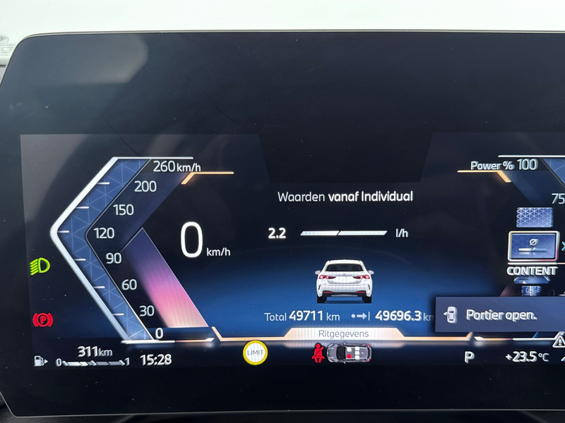BMW 120 1 Serie Automaat / Achteruitrijcamera / PDC / Driv — photo 9
