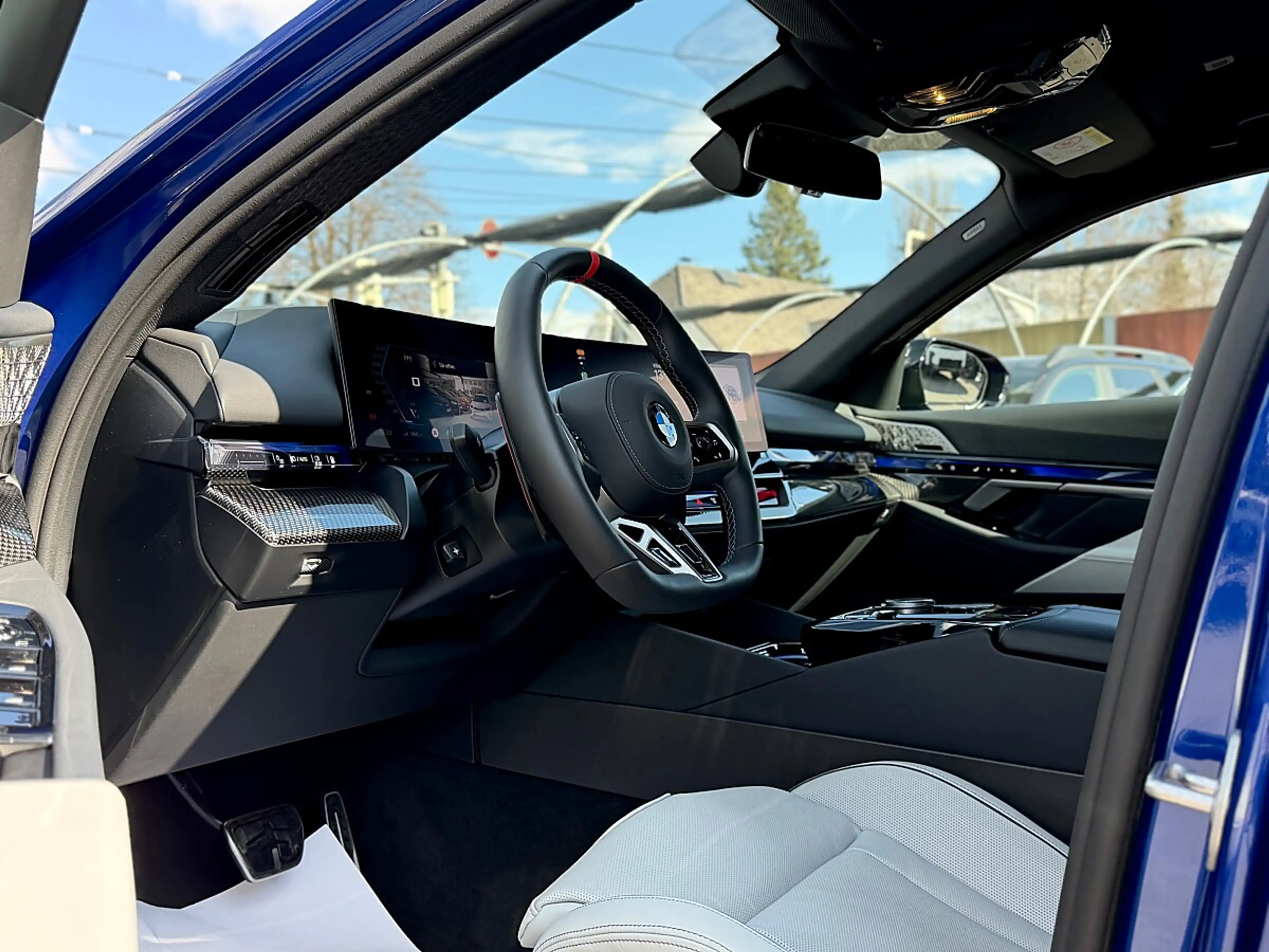 BMW M5 Touring AHK Comfort-Paket *Marina Bay Blue*Lede... — photo 13