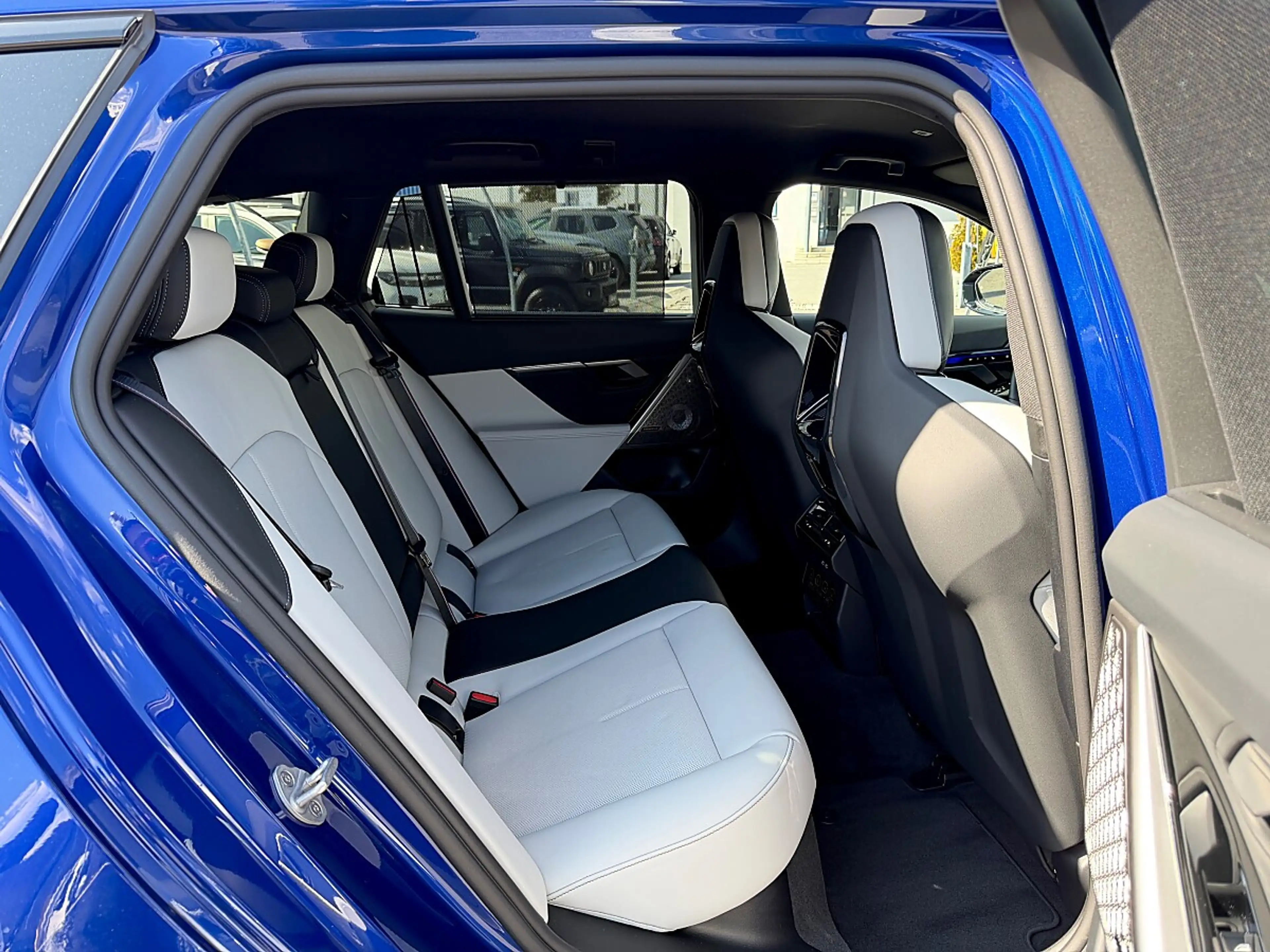 BMW M5 Touring AHK Comfort-Paket *Marina Bay Blue*Lede... — photo 10