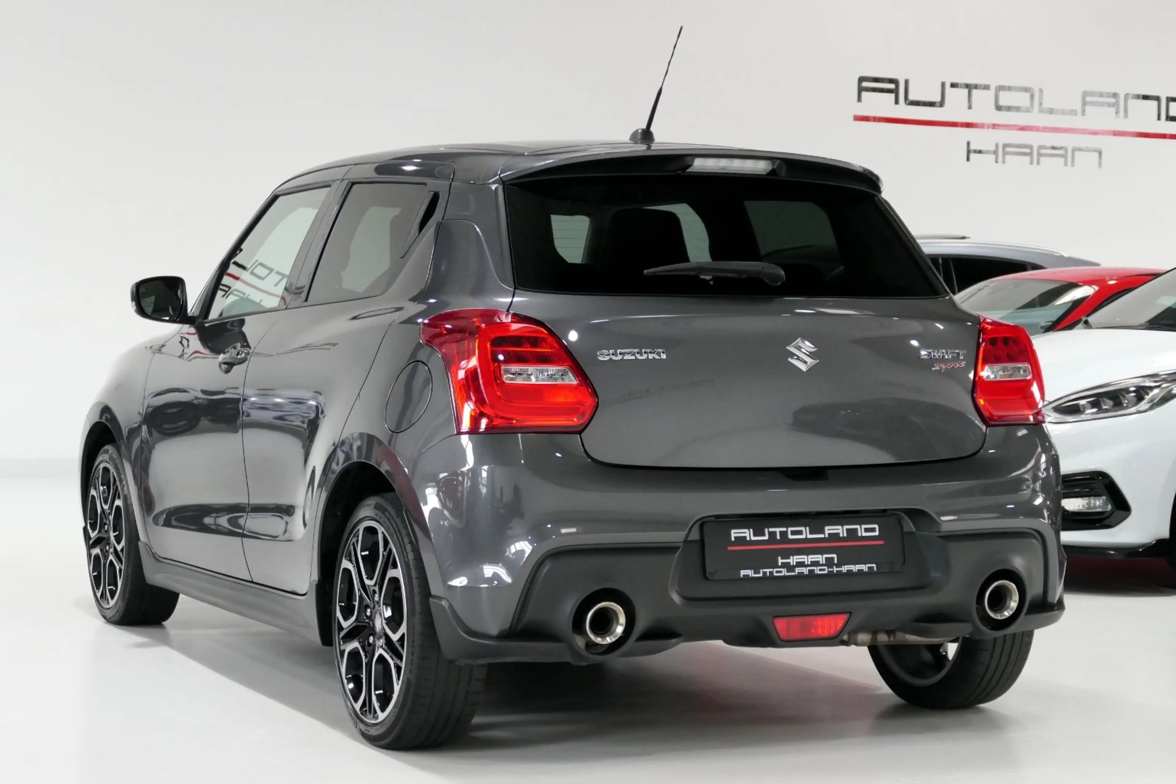 Suzuki Swift 1.4 Sport*Keyless*Kamera*LED*ACC*LM17*SHZ* — photo 6