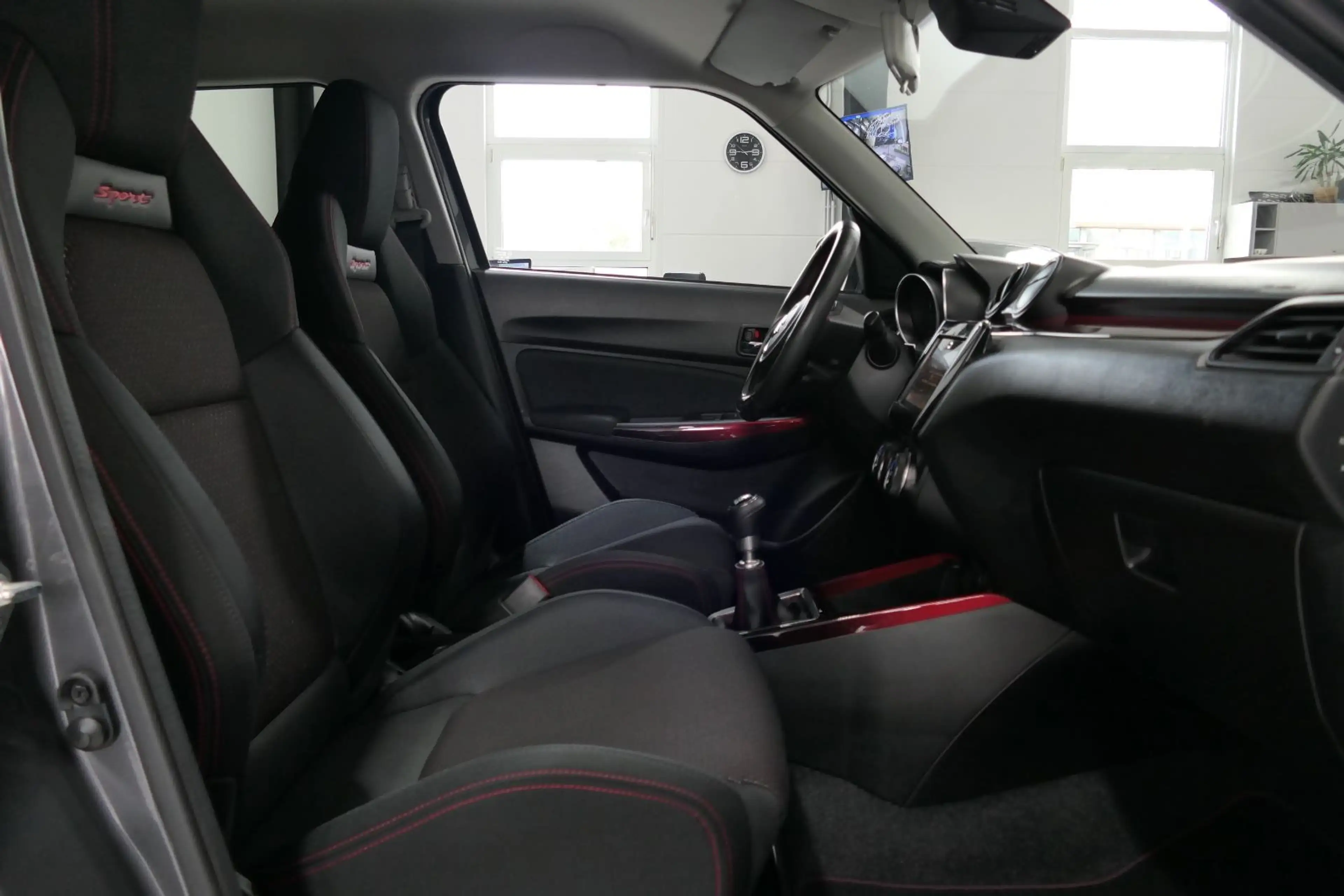 Suzuki Swift 1.4 Sport*Keyless*Kamera*LED*ACC*LM17*SHZ* — photo 9