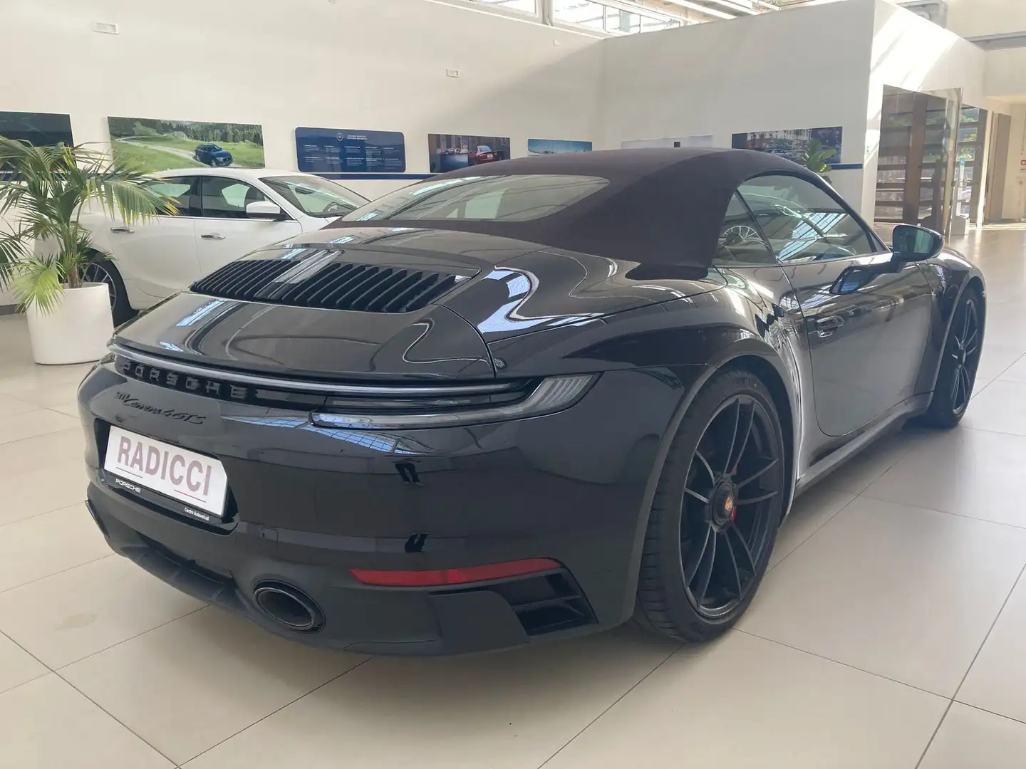 Porsche 911 911 Carrera 4 GTS Cabriolet  IVA ESPOSTA - 2