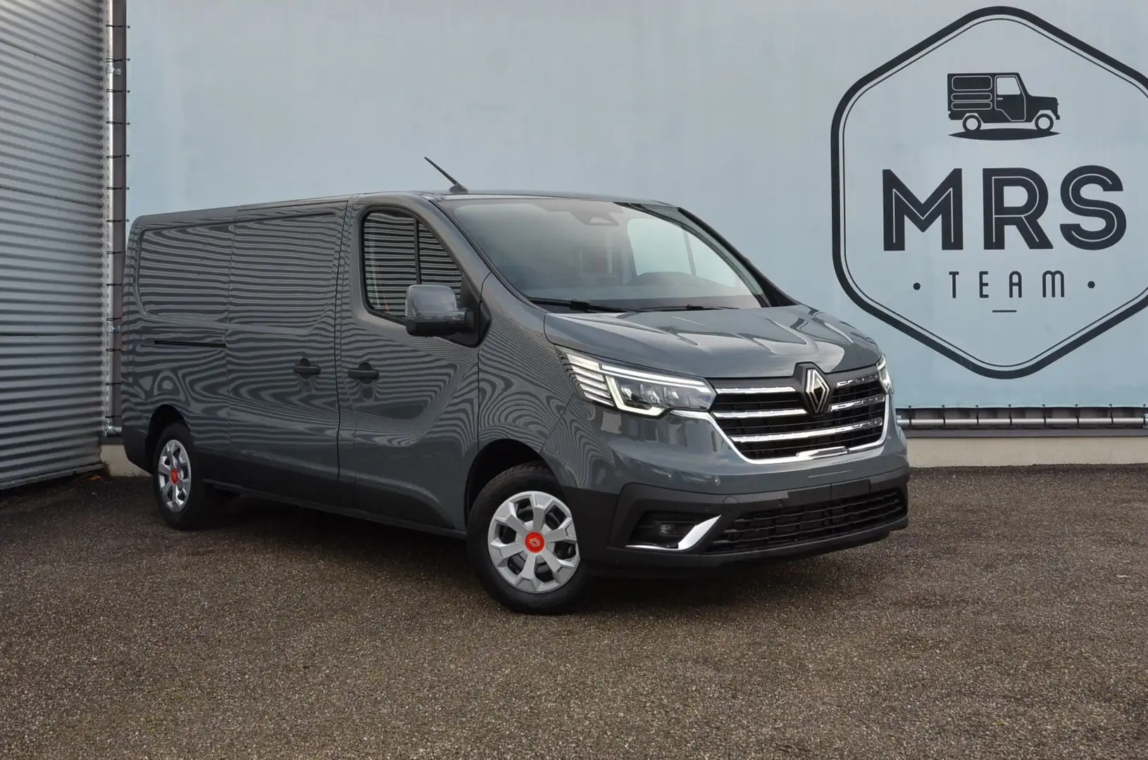 Renault Trafic - L2- Camera- Carplay- Model2025- Nieuw- 27990+BTW Gris - 1