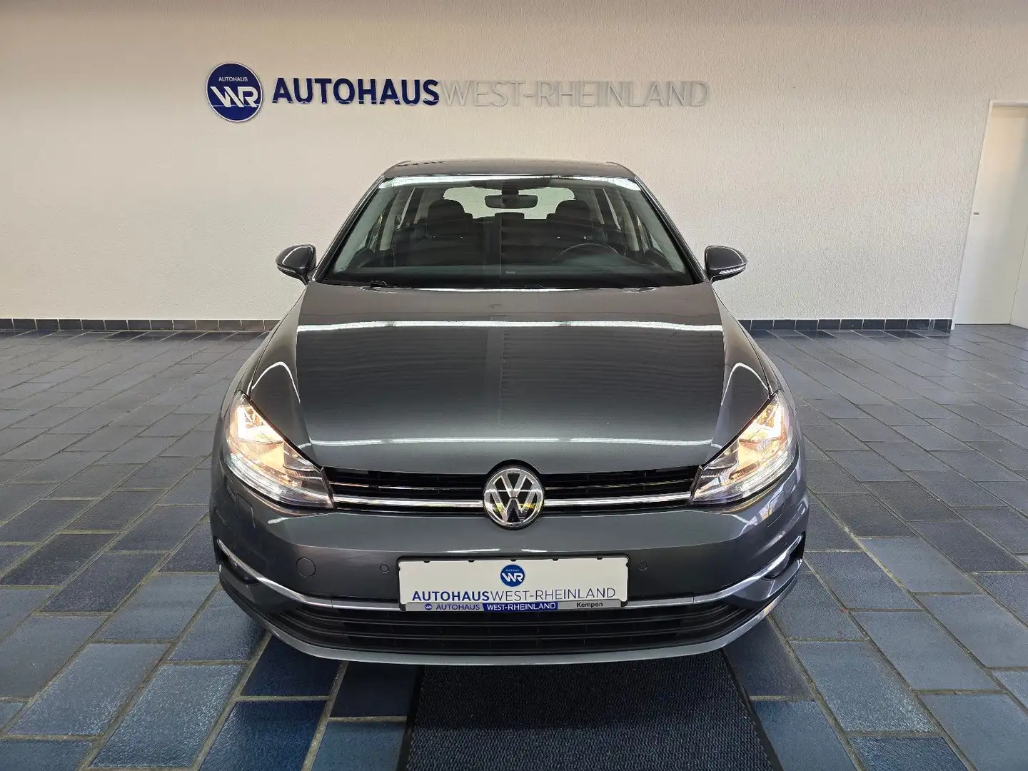 Volkswagen Golf VII Lim.Comfortline 85KW*ACC*LED*SH*NAV*PDC Gris - 2
