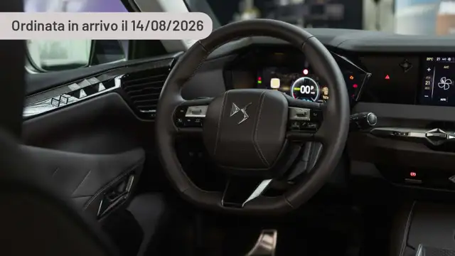 DS Automobiles N°4 Plug-in Hybrid 240 Étoile Pelle Nappa