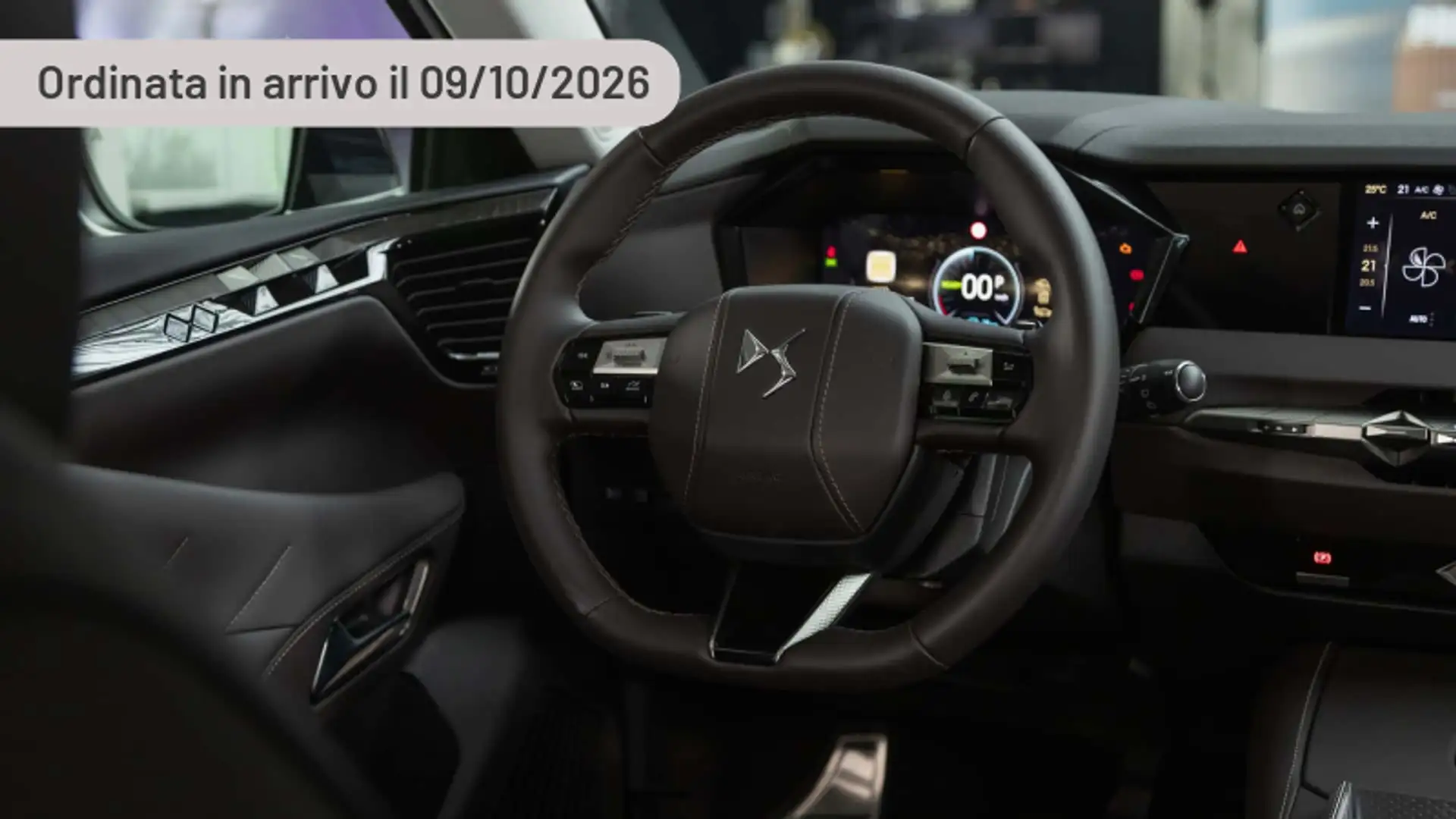 DS Automobiles N°4 Plug-in Hybrid 240 Étoile Pelle Nappa Silber - 1