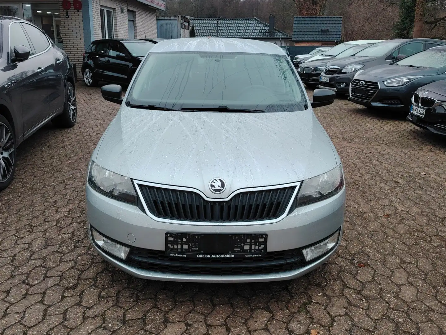 Skoda Rapid/Spaceback Spaceback Active Silber - 2