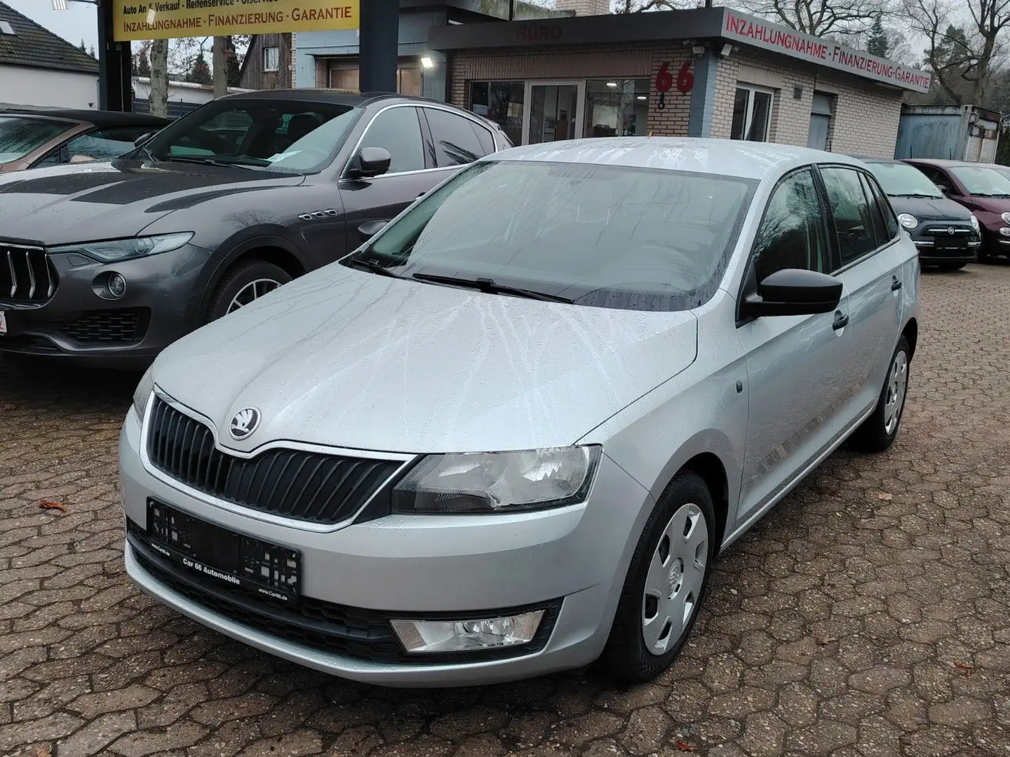 Skoda Rapid/Spaceback Spaceback Active Silber - 1
