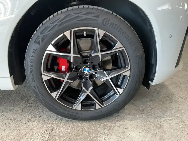 BMW X3 view 12