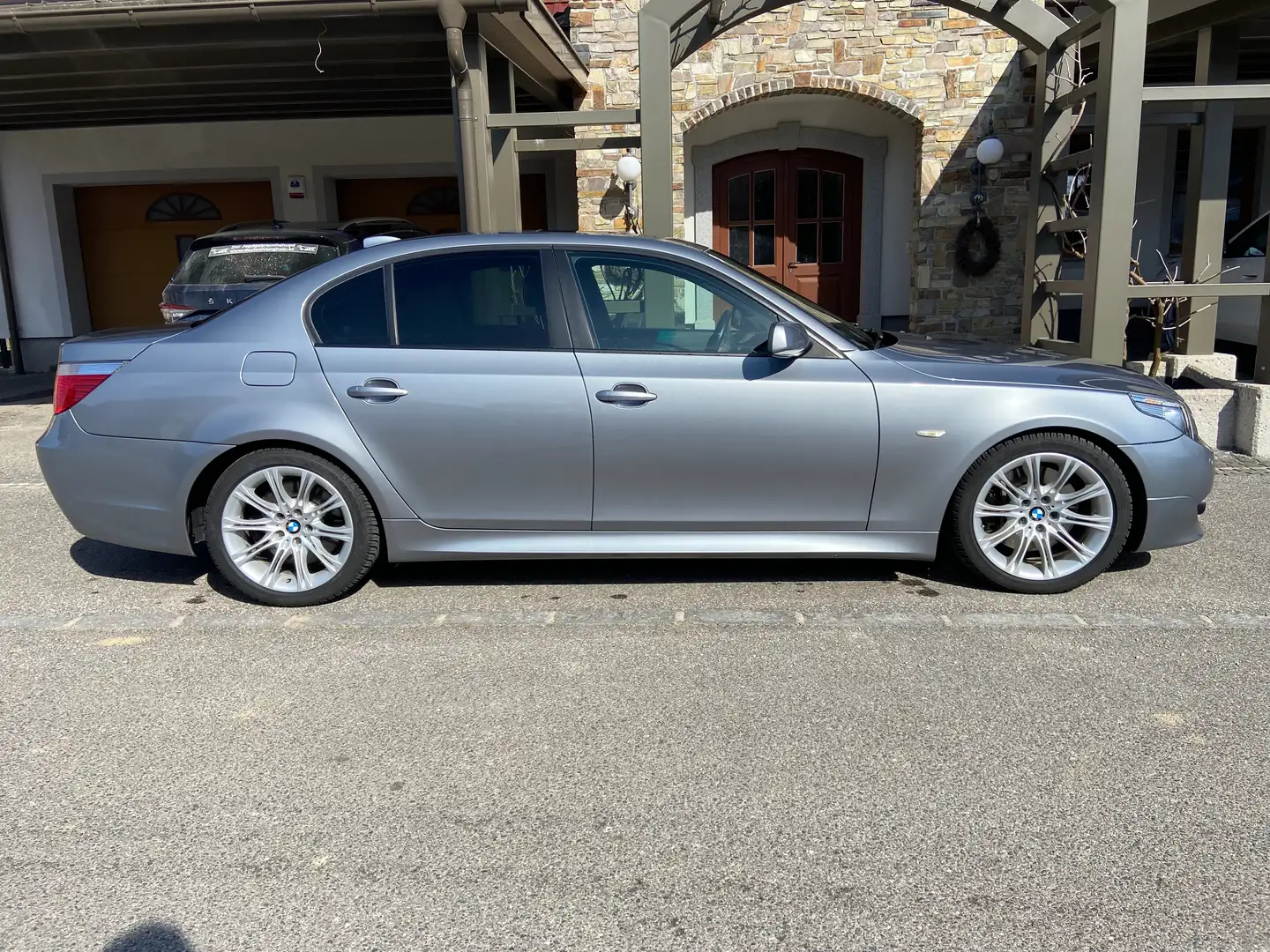 BMW 540 540i Gri - 2