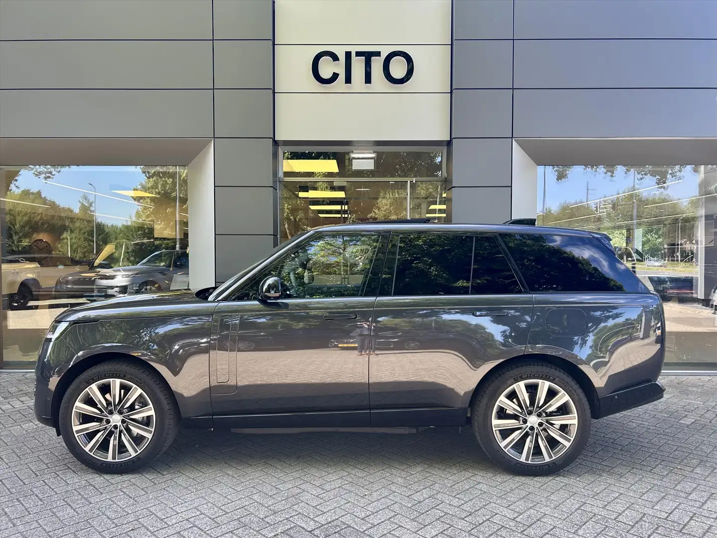 Land Rover Range Rover P460e PHEV AWD HSE Grijs - 2