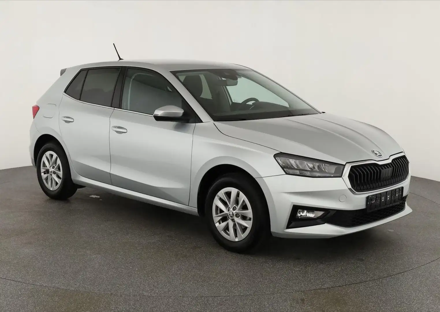 Skoda Fabia Selection 1.0 TSI Selection, Navi, LED, 16-Zoll... Silber - 1
