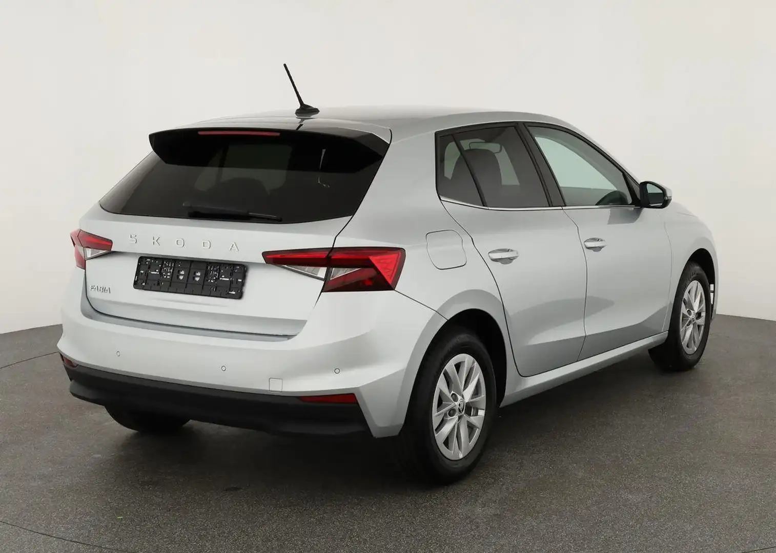 Skoda Fabia Selection 1.0 TSI Selection, Navi, LED, 16-Zoll... Silber - 2