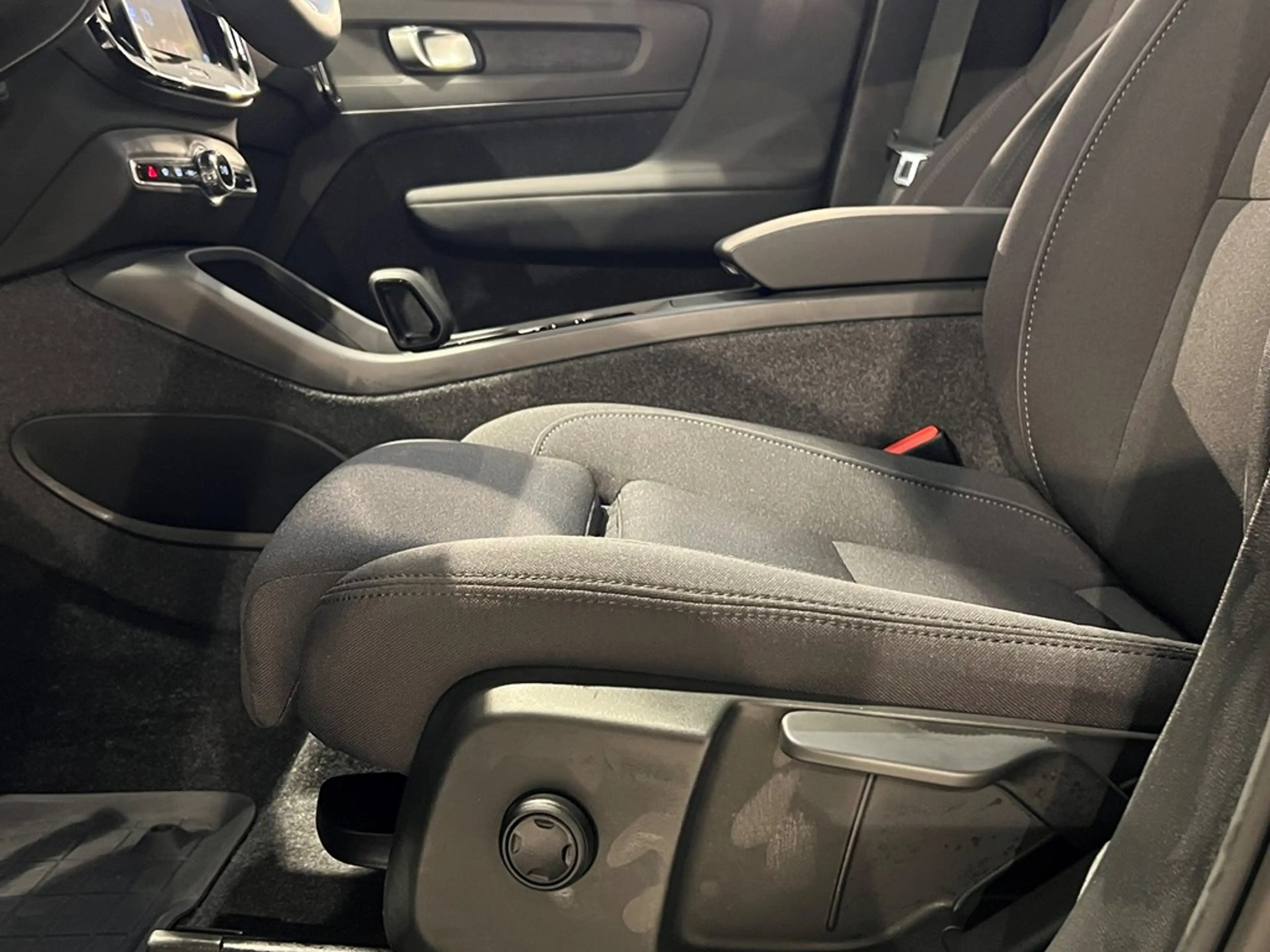 Volvo C40 Recharge + adapt cruise/BLIS/... — photo 6