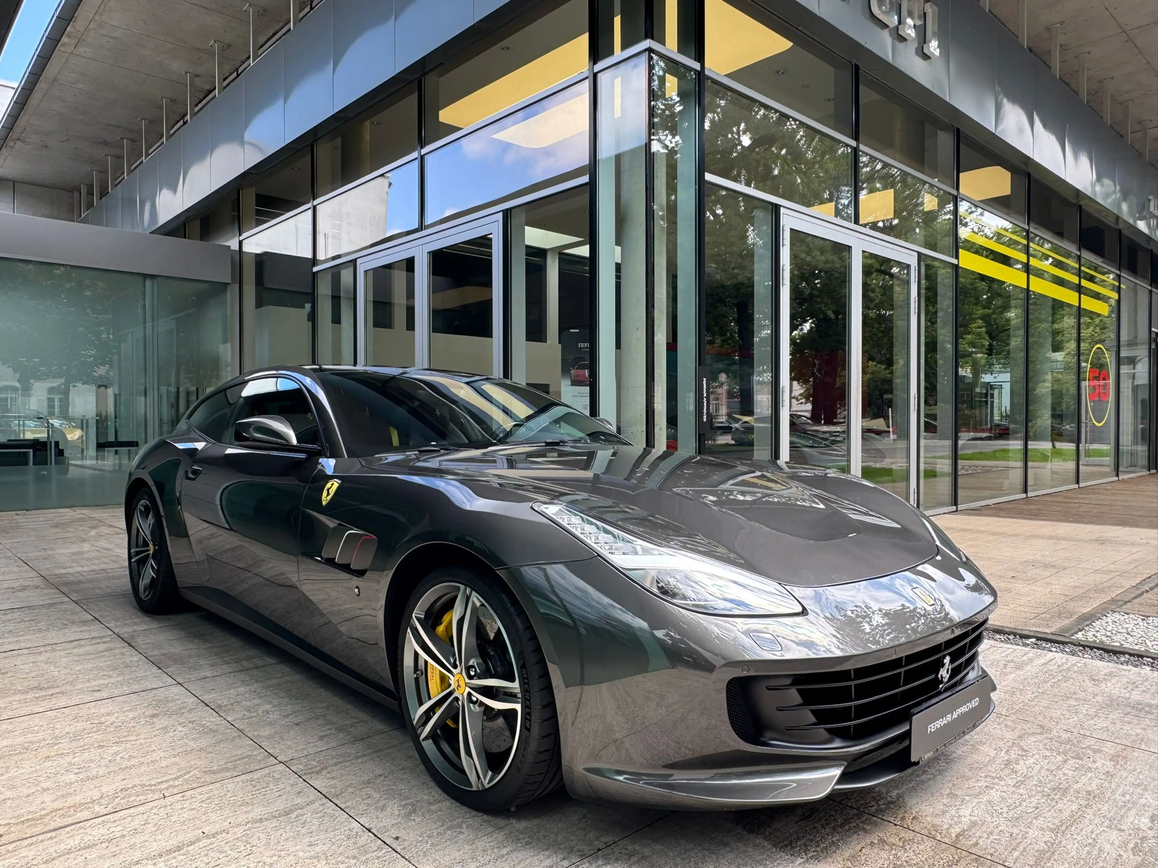 Ferrari GTC4 Lusso 2028 Ferrari Approved - UNIQUE CONFIGURATION — photo 4