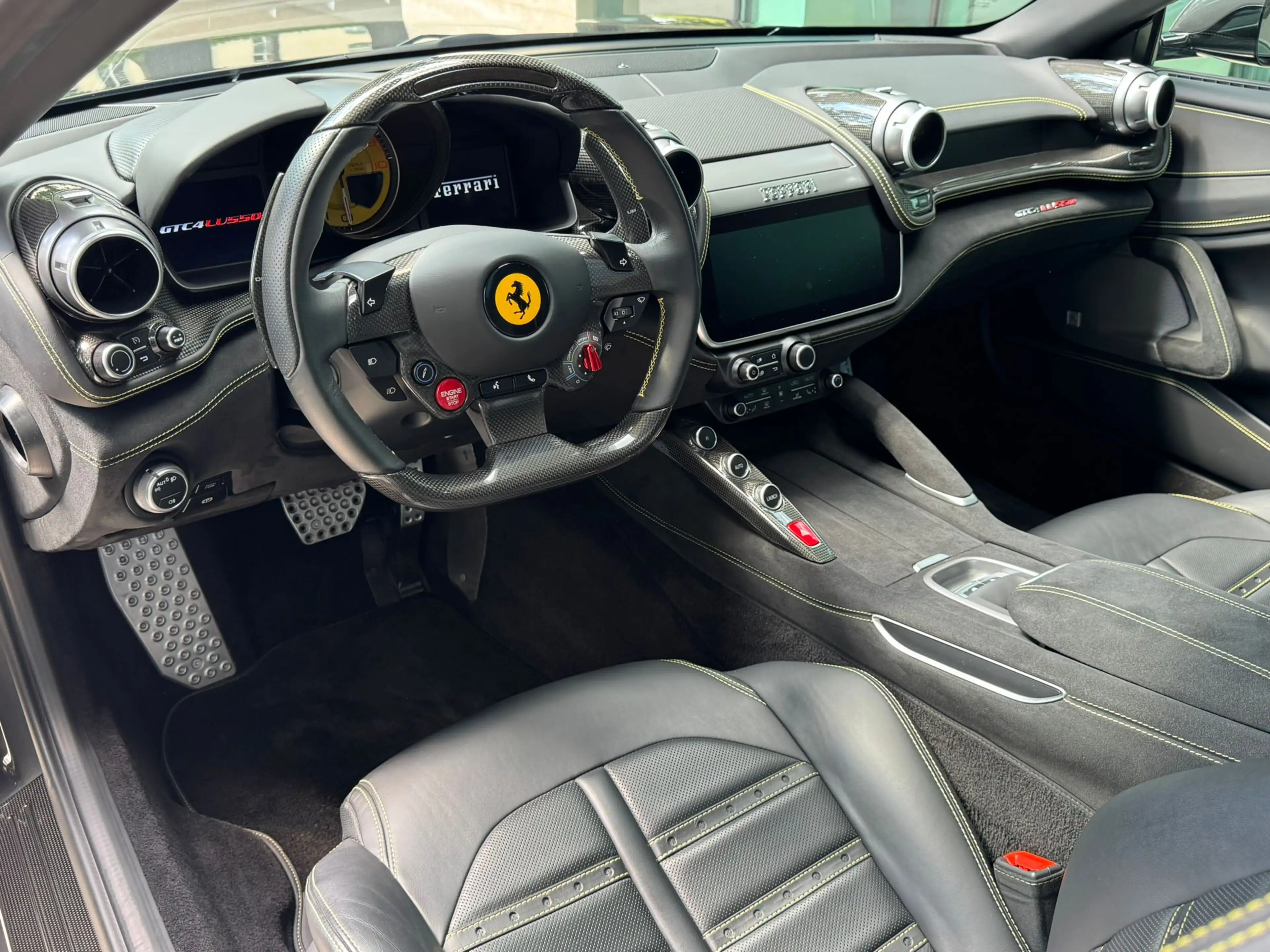 Ferrari GTC4 Lusso 2028 Ferrari Approved - UNIQUE CONFIGURATION — photo 6