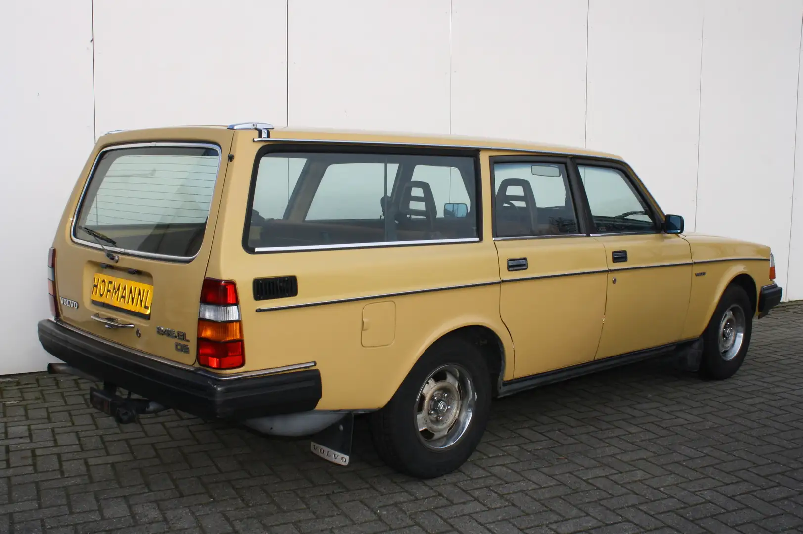 Volvo 245 GL D6 met Overdrive Giallo - 2