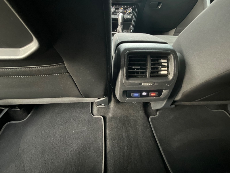 Volkswagen Touran Highline 7-Sitzer LED — photo 15
