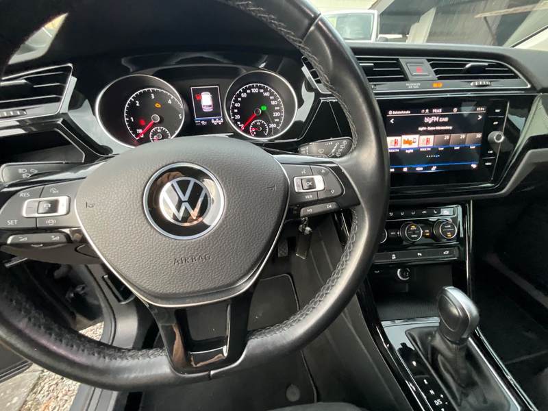 Volkswagen Touran Highline 7-Sitzer LED — photo 13
