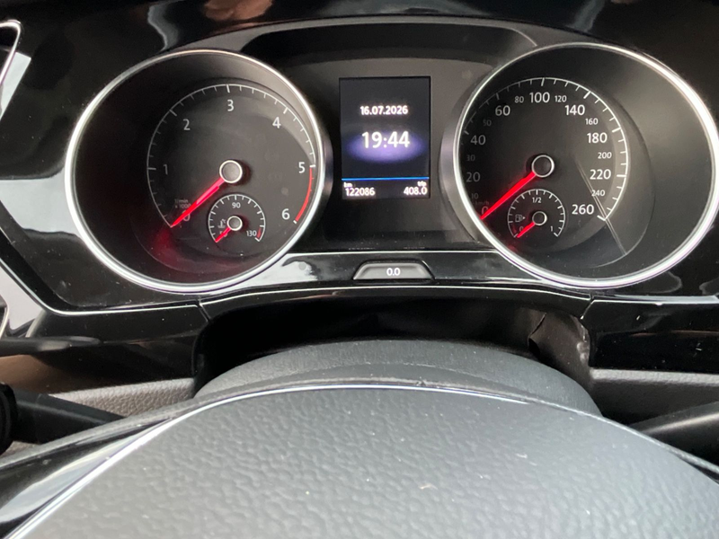 Volkswagen Touran Highline 7-Sitzer LED — photo 12