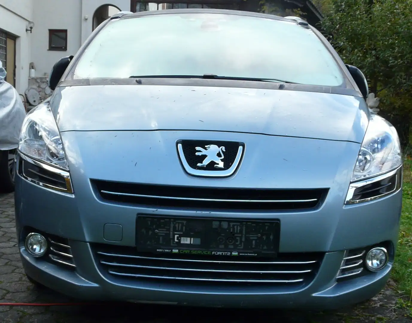 Peugeot 5008 5008 1,6 HDI ASG6 Exclusive FAP Exclusive Blau - 2