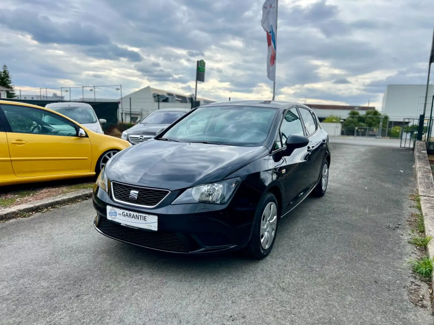 SEAT Ibiza Lim. Reference Salsa Schwarz - 2