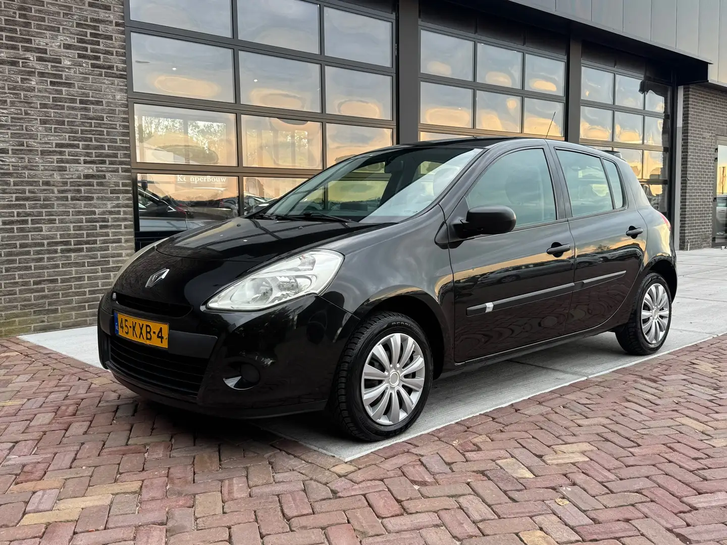 Renault Clio 1.2 Special Line | Airco | Navi | elektrisch pakke Schwarz - 1