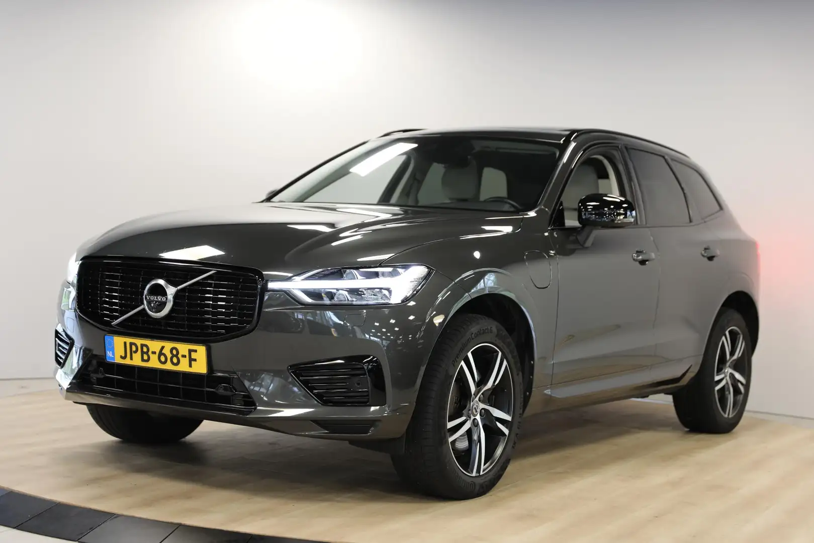 Volvo XC60 2.0 Recharge T6 AWD R-Design | Schuif- kanteldak | Grijs - 1