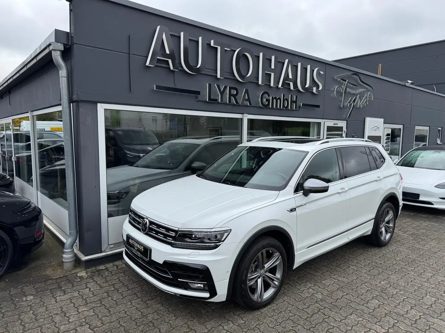 Volkswagen Tiguan Allspace 2.0 TSI DSG 4M Highline R-LINE Blanc - 2