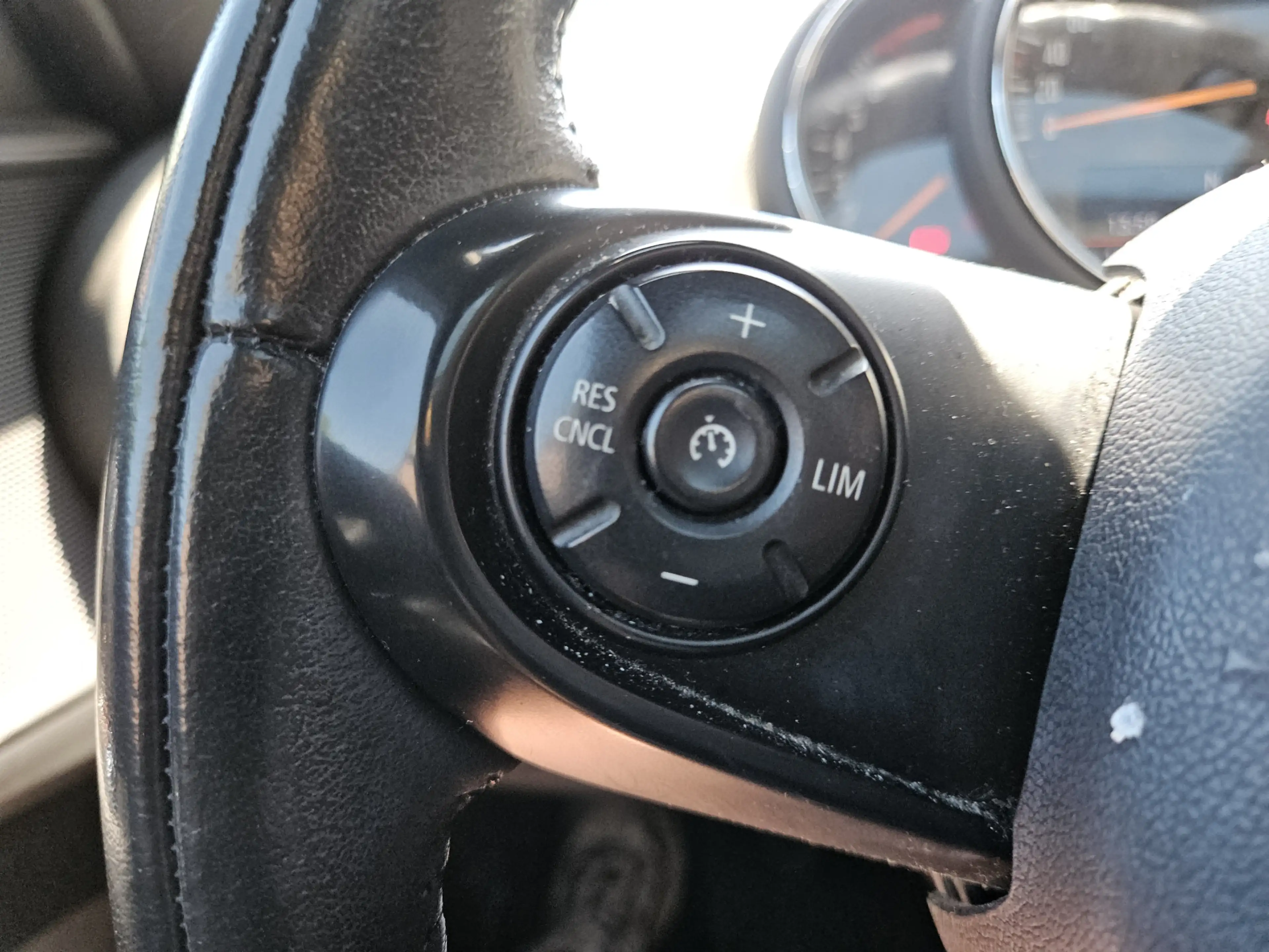 MINI One Clubman 1.5 Pepper Business — photo 15