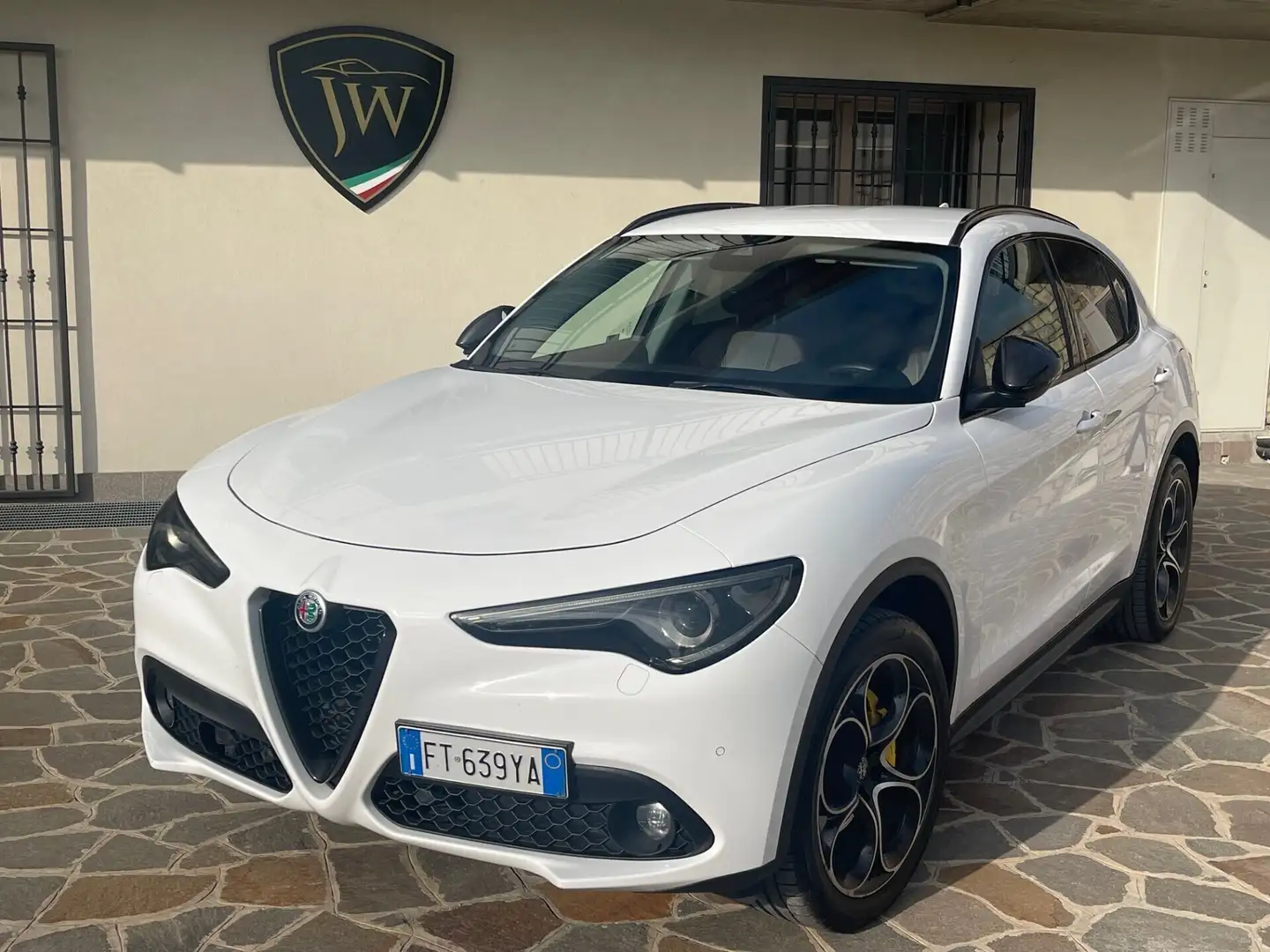Alfa Romeo Stelvio 2.2 Turbodiesel 210 CV AT8 Q4 Executive Weiß - 2