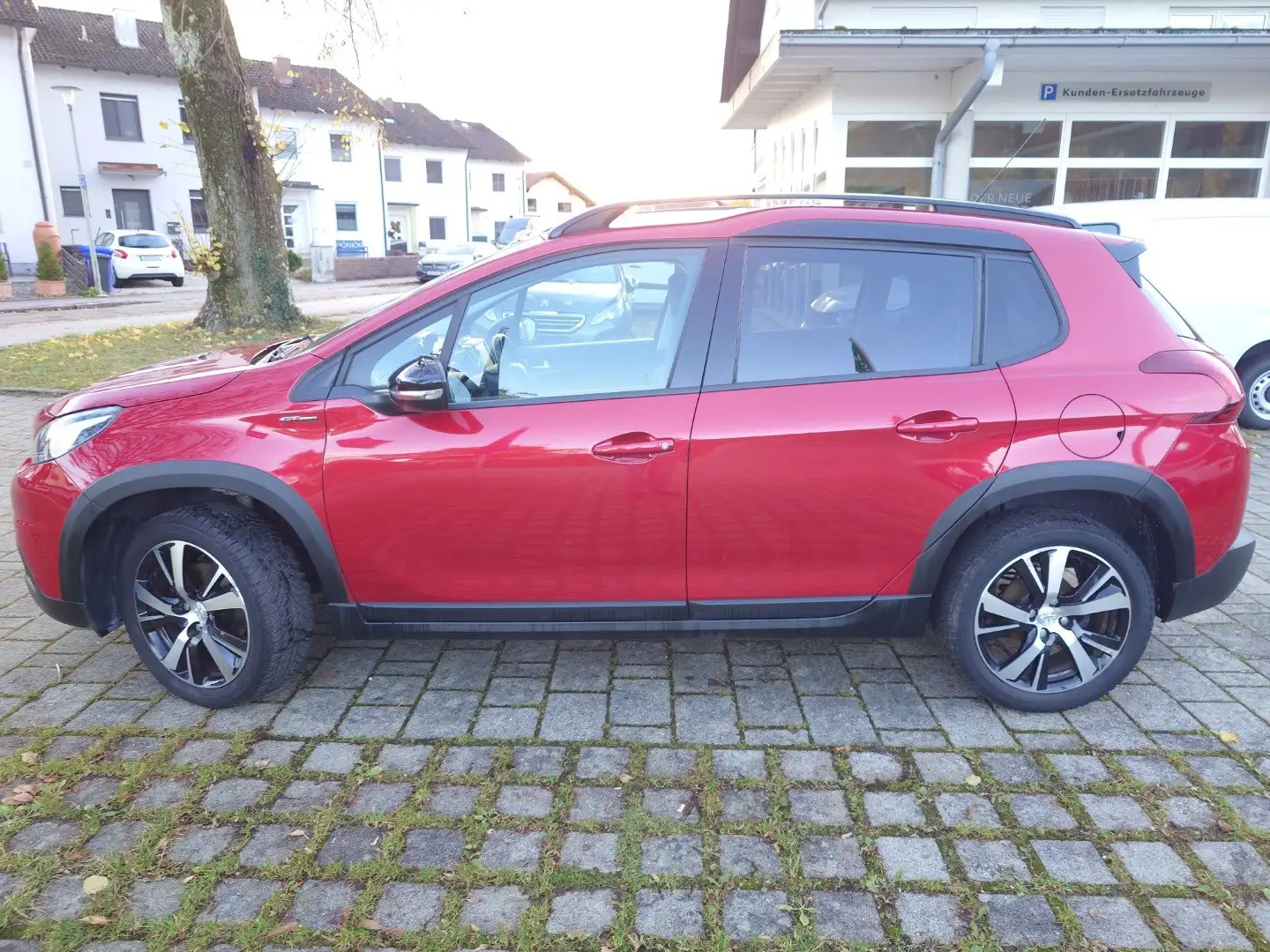 Peugeot 2008 Allure GT-Line PureTech 130 *SHZ*Android/iOS* Rot - 2