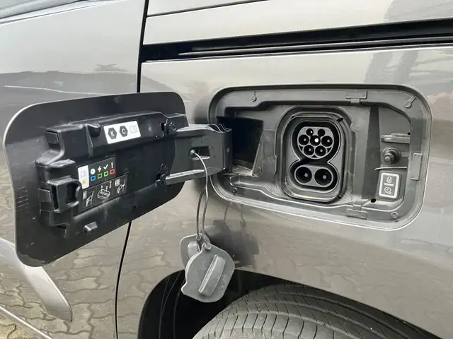 Opel Combo-e Life Combo e-Life Ultimate Lenkradheizung