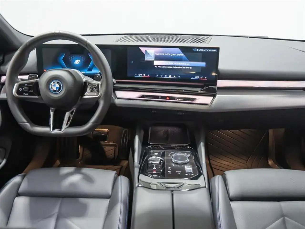 BMW 5 Series снимка BMW 5 Series